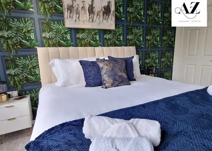 Two Bedroom Mansion House Apartment By Az Luxury Stays Newmarket With Parking And Wifi