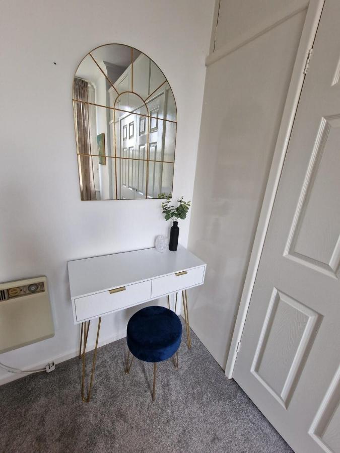 Two Bedroom Mansion House By Az Luxury Newmarket With Parking And Wifi